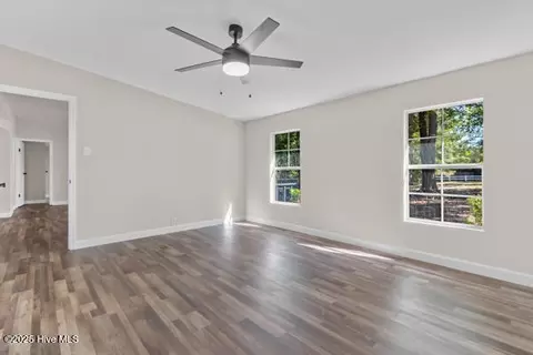 Living - 1320 Sloop Point Rd, Hampstead, NC 28443 photo 2 of 4