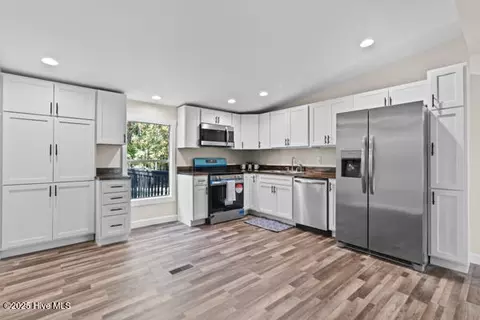 Kitchen - 1320 Sloop Point Rd, Hampstead, NC 28443 photo 1 of 2