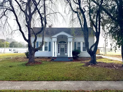 203 S Main St, Lucama, NC 27851