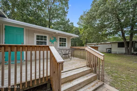 Exterior - 618 Creek Dr, Hampstead, NC 28443 photo 2 of 7