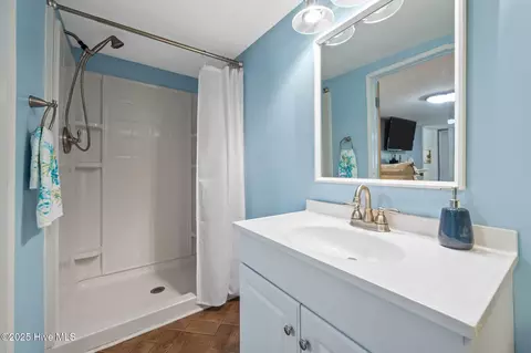 Bath - 618 Creek Dr, Hampstead, NC 28443 photo 2 of 5