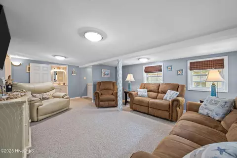 Living - 618 Creek Dr, Hampstead, NC 28443 photo 1 of 3