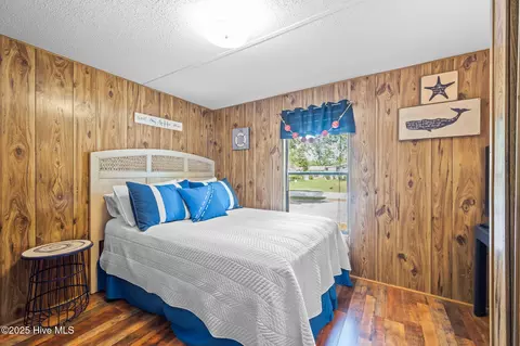 Bedroom - 618 Creek Dr, Hampstead, NC 28443 photo 2 of 9
