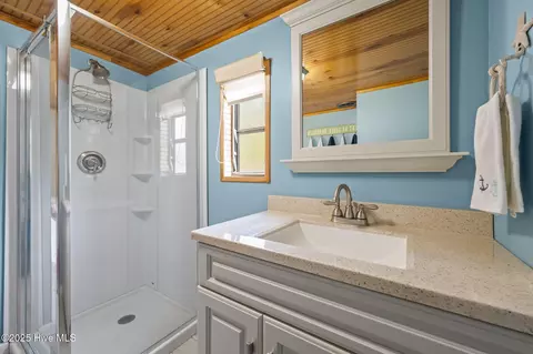 Bath - 618 Creek Dr, Hampstead, NC 28443 photo 5 of 5