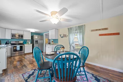 Dining - 618 Creek Dr, Hampstead, NC 28443 photo 2 of 5