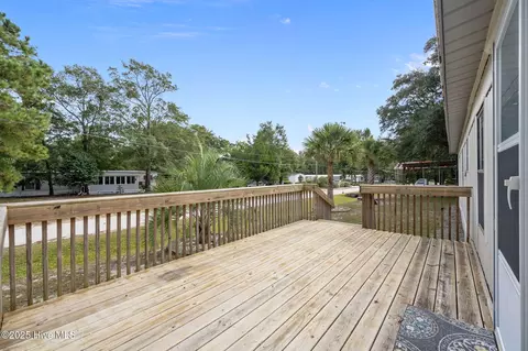 Exterior - 618 Creek Dr, Hampstead, NC 28443 photo 7 of 7