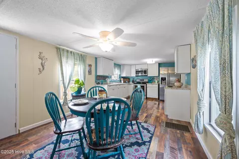 Dining - 618 Creek Dr, Hampstead, NC 28443 photo 1 of 5