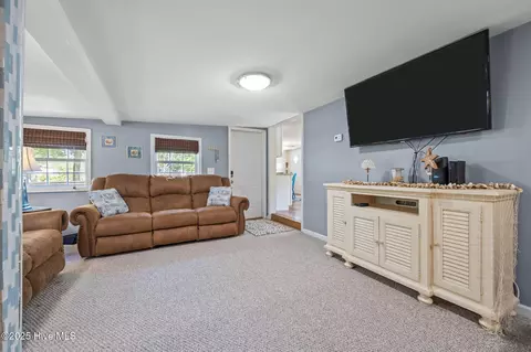 Living - 618 Creek Dr, Hampstead, NC 28443 photo 3 of 3