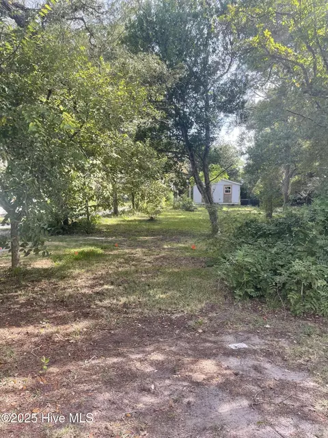 203 Clarendon Ave, Southport, NC 28461