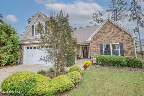 111 S Bracken Fern Ln, Southern Pines, NC 28387