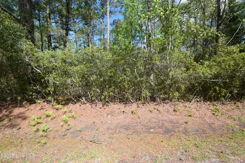5705 Gondolier Dr, New Bern, NC 28560