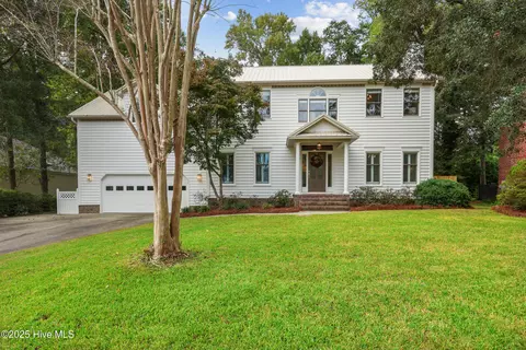 1120 Upper Reach Dr, Wilmington, NC 28409