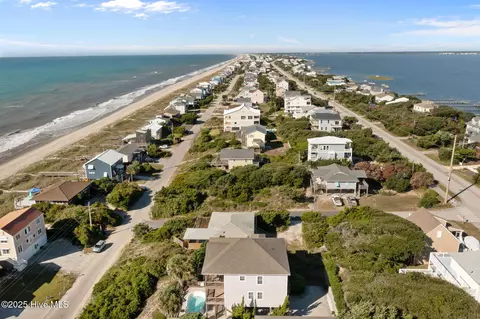 1702 Ocean Dr, Emerald Isle, NC 28594