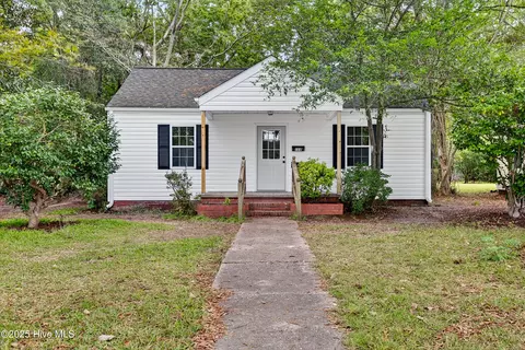 122 Sherwood Rd, Jacksonville, NC 28540