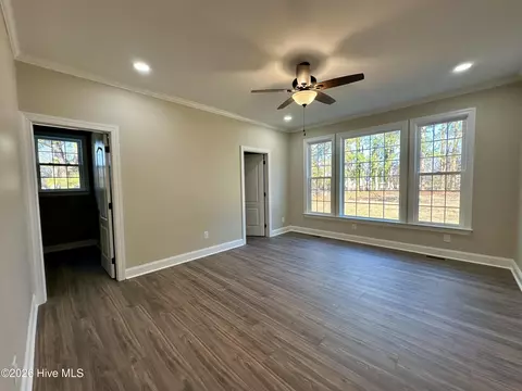 100 Chris St, Mount Olive, NC 28365 photo 11