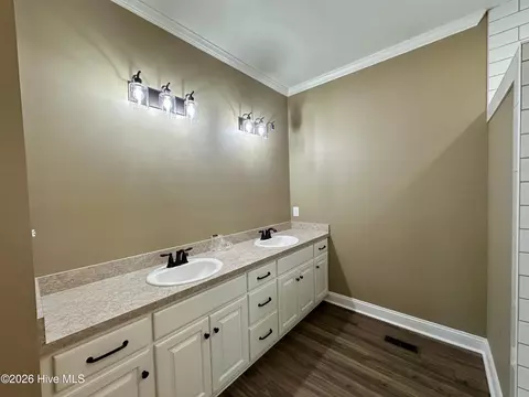 100 Chris St, Mount Olive, NC 28365 photo 14