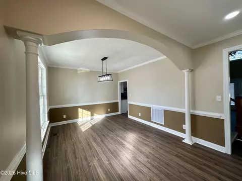 100 Chris St, Mount Olive, NC 28365 photo 4