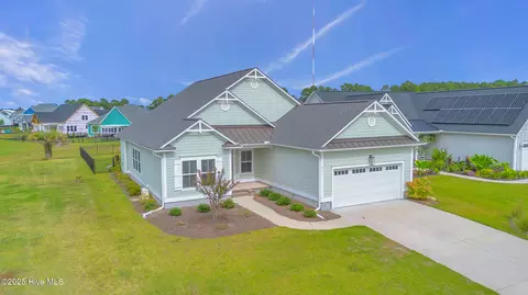 357 Spicer Lake Dr, Holly Ridge, NC 28445