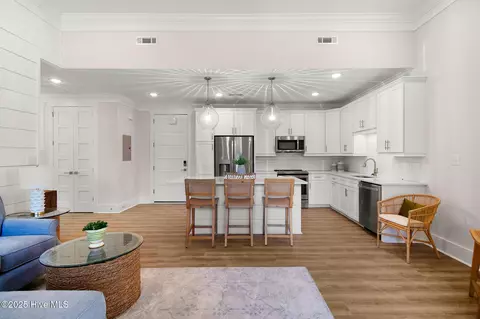 805 Mulberry St UNIT 102, Beaufort, NC 28516