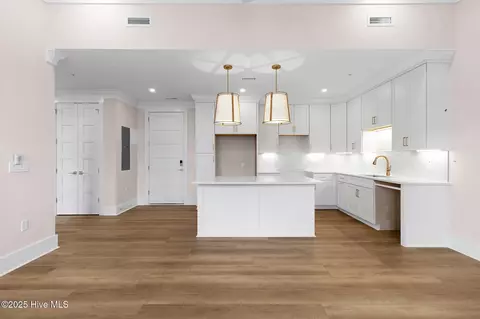805 Mulberry St UNIT 202, Beaufort, NC 28516
