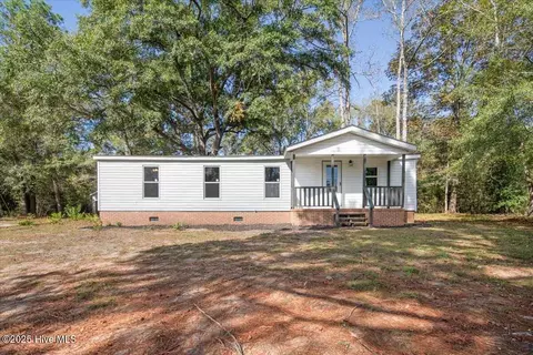 3632 Nc 242, Roseboro, NC 28382