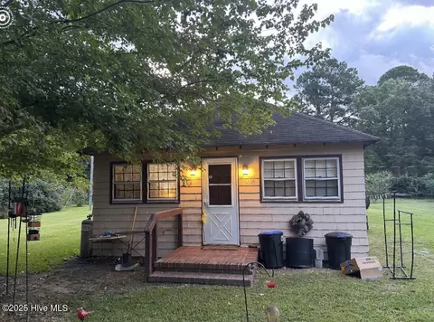 108 Ruths Ln, Knotts Island, NC 27950