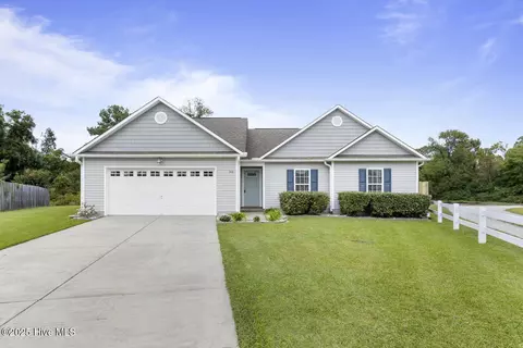 310 Dillard Ln, Richlands, NC 28574
