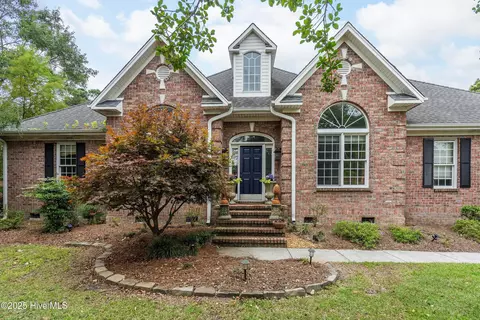 110 Captains Ln, Sneads Ferry, NC 28460