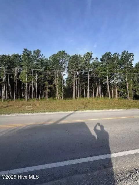 1020 Harkers Island Rd, Beaufort, NC 28516