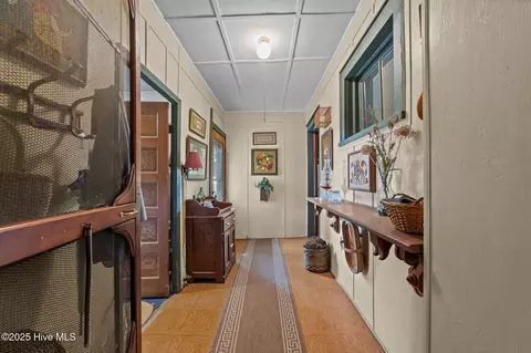 Entry Way - 609 E Main St, Washington, NC 27889 photo 5 of 5