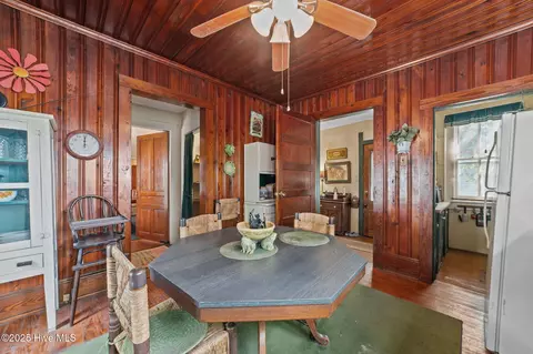 Dining - 609 E Main St, Washington, NC 27889 photo 3 of 3