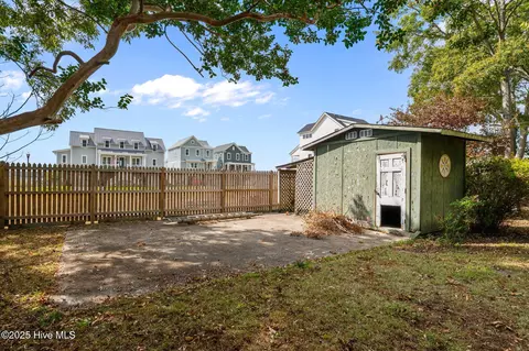 Exterior - 609 E Main St, Washington, NC 27889 photo 8 of 9