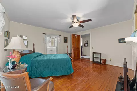 Bedroom - 609 E Main St, Washington, NC 27889 photo 6 of 8