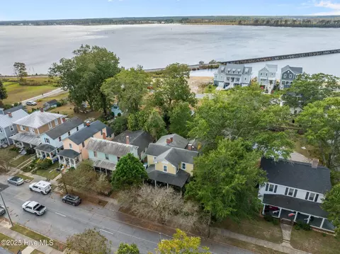 View/Area - 609 E Main St, Washington, NC 27889 photo 1 of 8