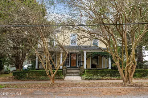 Exterior - 609 E Main St, Washington, NC 27889 photo 2 of 9