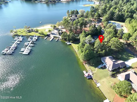 144 Simmons Dr, West End, NC 27376