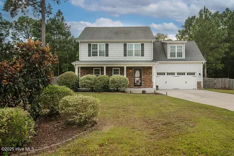 212 Everett Dr, Sneads Ferry, NC 28460