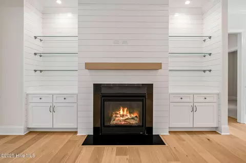 Living - 3468 Eagle Crest Dr SW, Supply, NC 28462 photo 2 of 5