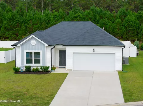 1320 Cadbury Castle Dr SE, Bolivia, NC 28422