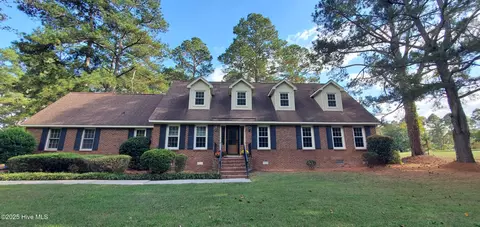 329 Oxford Rd, Greenville, NC 27858