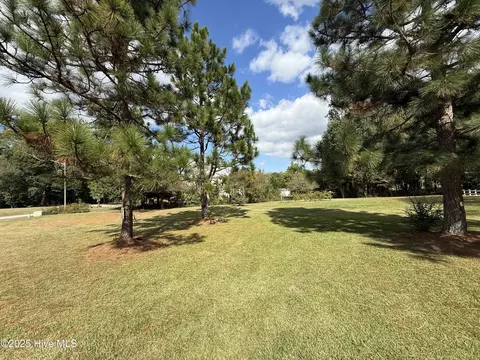 2129 Briarwood Dr, Kinston, NC 28501