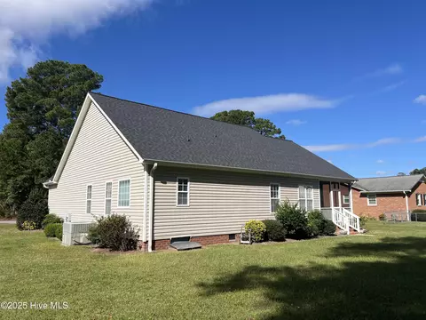 Exterior - 4219 Maple Dr, Ayden, NC 28513 photo 4 of 9