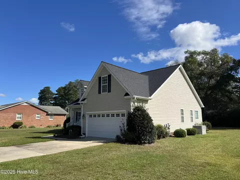 Exterior - 4219 Maple Dr, Ayden, NC 28513 photo 2 of 9