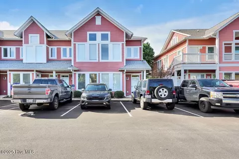 5005 Oquinn Blvd SE #104, Southport, NC 28461