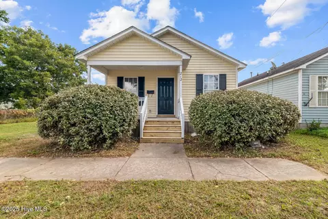 212 Lawson St, New Bern, NC 28562