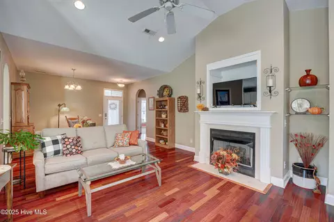 123 Azalea Dr, Hampstead, NC 28443 photo 5