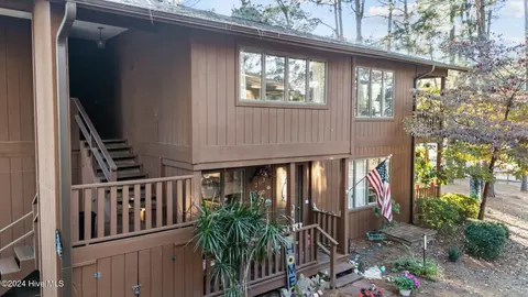 204 Fairway Ct, Southern Pines, NC 28387