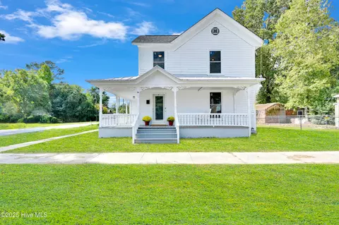 4204 Lee St, Ayden, NC 28513