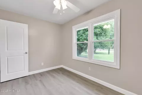 Bedroom - 175 Kellumtown Rd, Hubert, NC 28539 photo 3 of 4