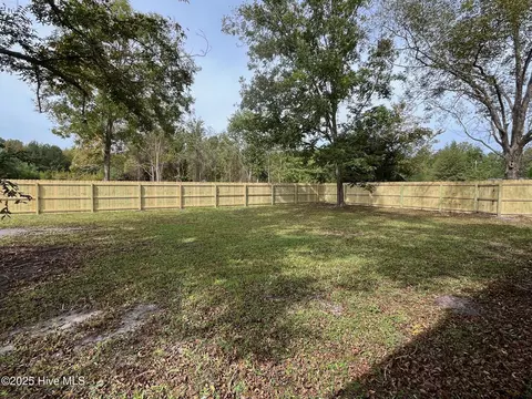 Exterior - 175 Kellumtown Rd, Hubert, NC 28539 photo 3 of 4